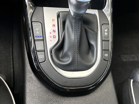 Used 2024 Kia Forte GT-Line w/ GT-Line Premium Package image 19