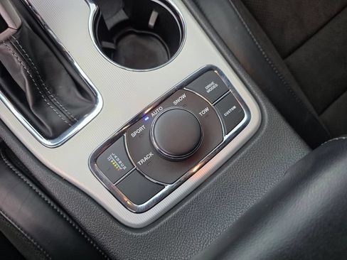 Used 2021 Jeep Grand Cherokee SRT AWD/4WD image 25