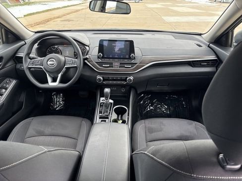Used 2024 Nissan Altima 2.5 SV image 23