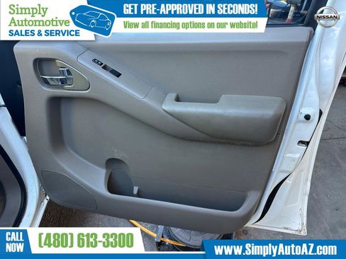 Used 2012 Nissan Frontier SV image 22