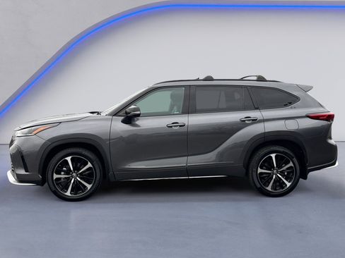 Used 2021 Toyota Highlander XSE image 12