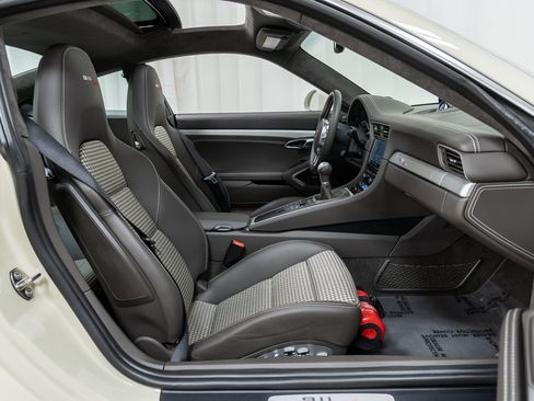 Used 2014 Porsche 911 50th Anniversary Edition RWD image 38