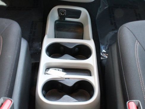 Used 2018 Chrysler Pacifica LX w/ Tire & Wheel Group image 24