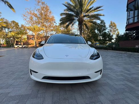 Used 2024 Tesla Model Y Performance AWD/4WD image 2