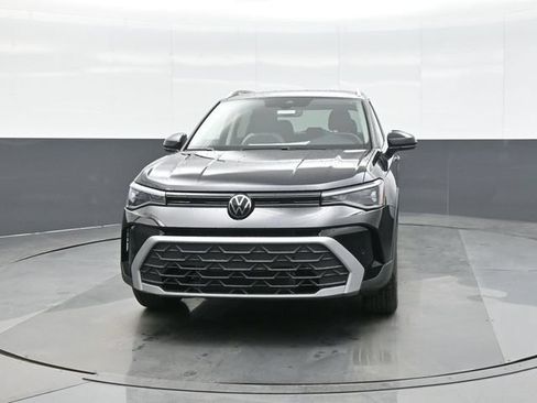 New 2026 Volkswagen Taos SE AWD/4WD image 2