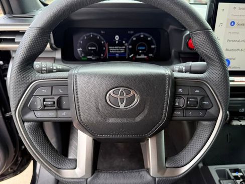 Used 2025 Toyota Tacoma TRD Off-Road image 14