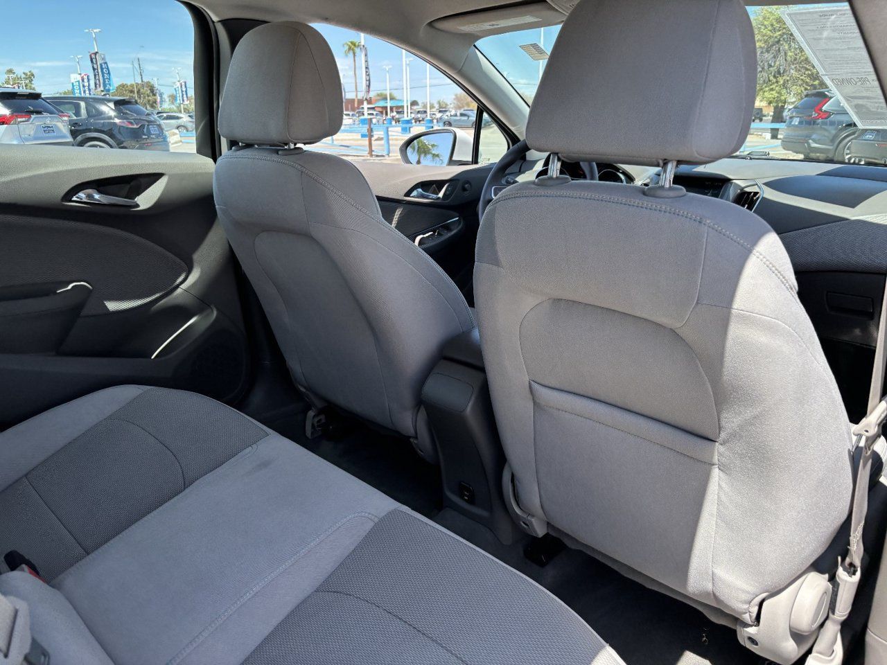 Used 2018 Chevrolet Cruze LT FWD image 11