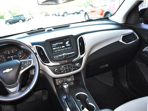Used 2018 Chevrolet Equinox LT FWD image 17
