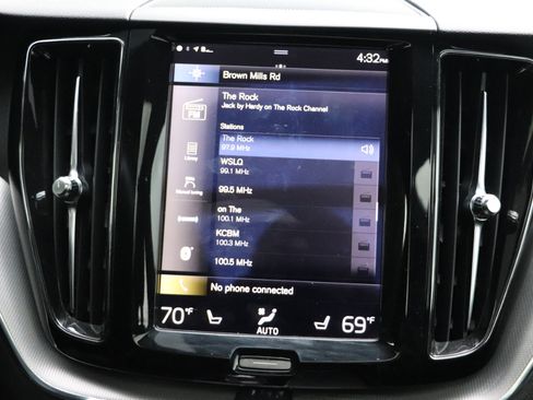 Used 2018 Volvo XC60 T8 R-Design w/ Convenience Package image 30