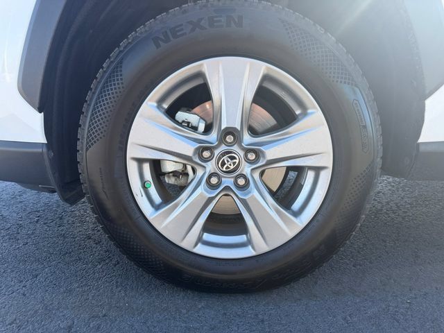 Certified 2024 Toyota RAV4 LE AWD/4WD image 25