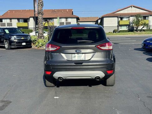Used 2015 Ford Escape SE FWD image 3