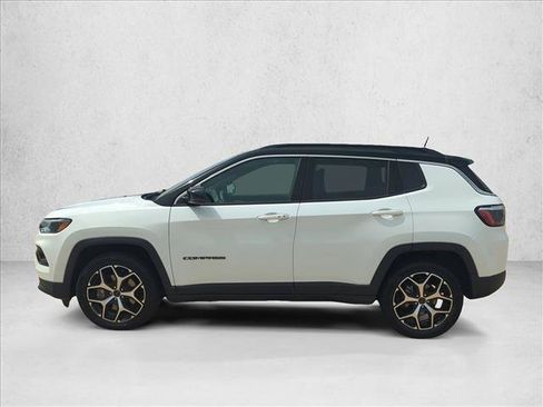 Used 2025 Jeep Compass Limited AWD/4WD image 9