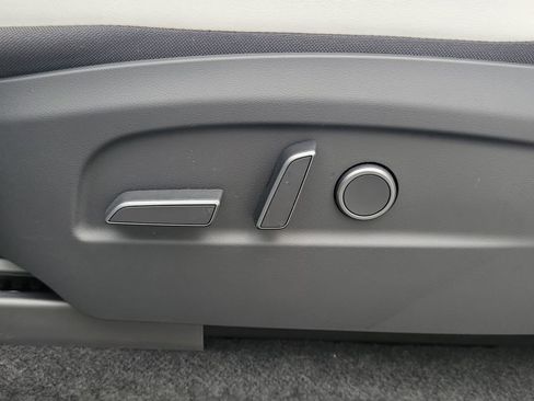 Used 2026 Tesla Model Y 2WD image 25