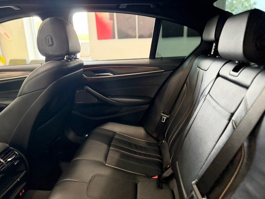 Used 2021 BMW 540i w/ M Sport Package RWD image 15