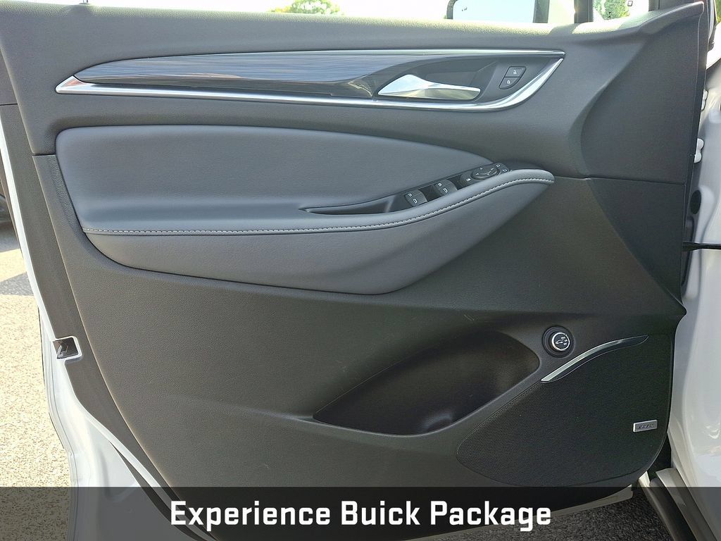 Used 2023 Buick Enclave Essence w/ Experience Buick Package AWD/4WD image 17