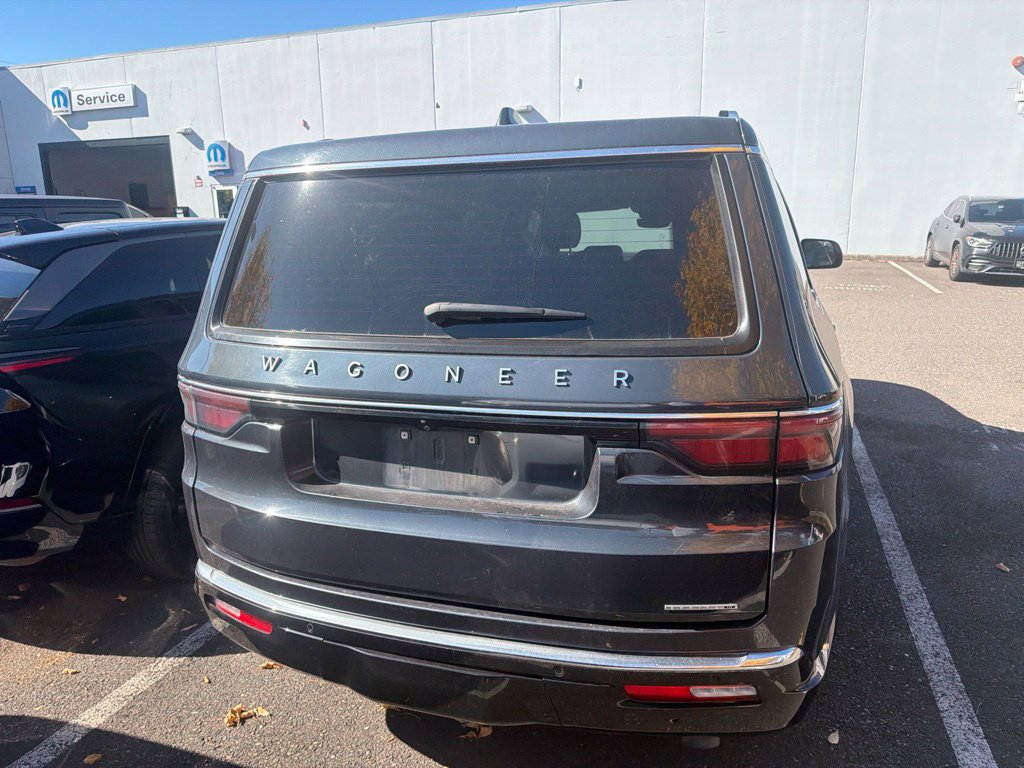 Certified 2024 Jeep Wagoneer L Series III w/ Flexible Seating Group AWD/4WD image 5