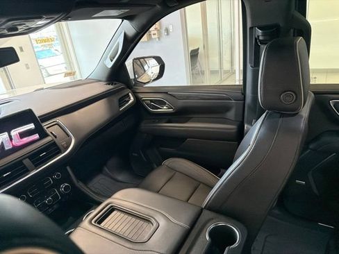 Used 2022 GMC Yukon SLT w/ SLT Premium Package AWD/4WD image 38