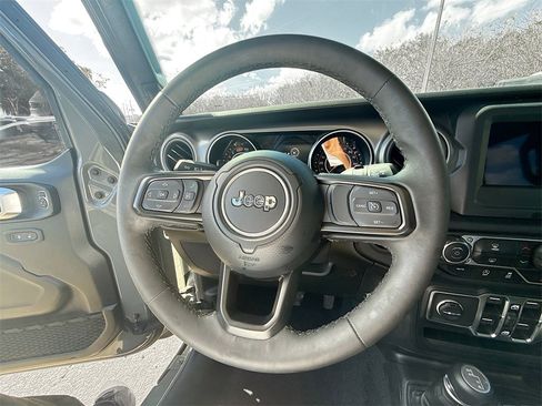 Used 2023 Jeep Wrangler Willys image 12