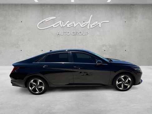 Used 2023 Hyundai Elantra Limited FWD image 17
