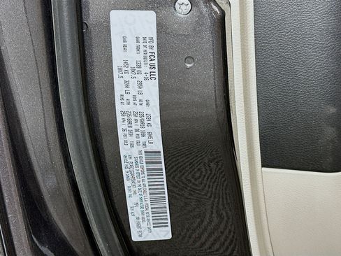 Used 2017 Chrysler Pacifica Limited w/ Advanced Safetytec Group image 12