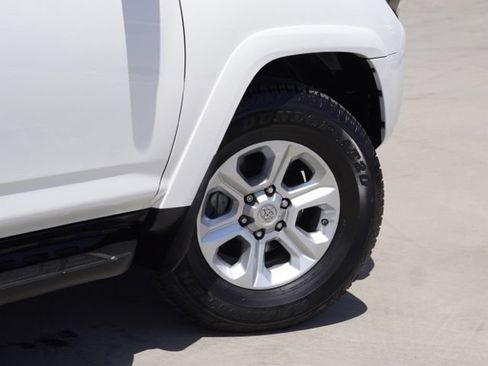 Used 2018 Toyota 4Runner SR5 RWD image 9