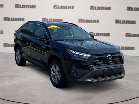 Used 2025 Toyota RAV4 LE AWD/4WD image 7