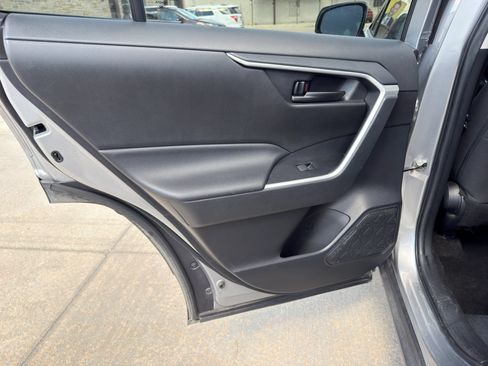 Used 2021 Toyota RAV4 LE AWD/4WD image 26
