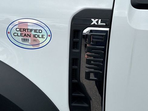 New 2025 Ford F550 4x4 Supercab Super Duty image 16