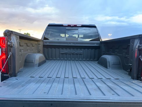 Used 2023 Chevrolet Silverado 1500 ZR2 w/ Technology Package AWD/4WD image 26