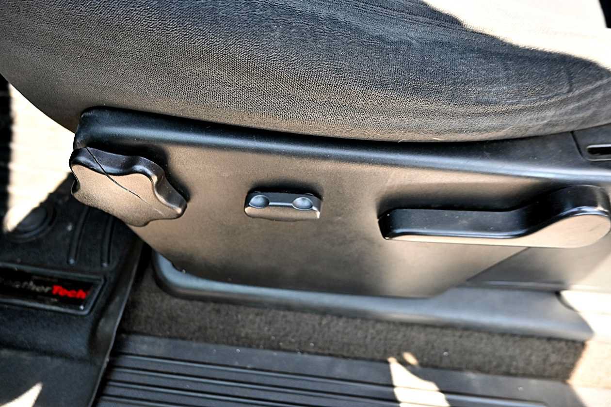 Used 2008 Chevrolet Silverado 2500 LT w/ 2LT Convenience Package RWD image 17