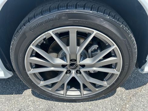 Certified 2025 Audi Q3 2.0T Premium Plus w/ Premium Plus Package AWD/4WD image 25