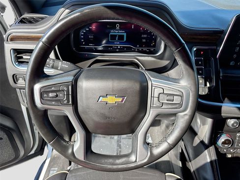 Used 2023 Chevrolet Suburban Premier image 11