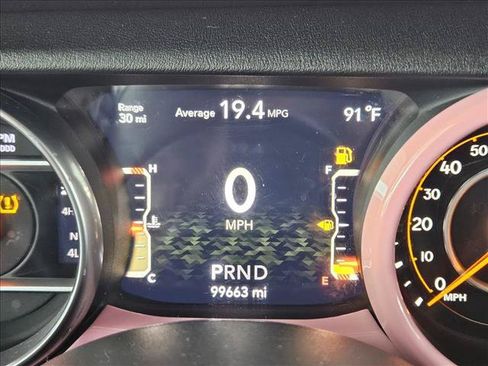 Used 2018 Jeep Wrangler Unlimited Sahara w/ Dual Top Group AWD/4WD image 10