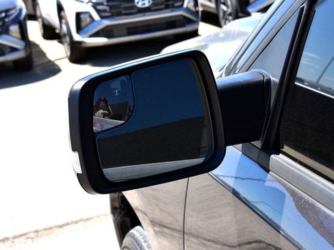 Used 2022 RAM 1500 Big Horn AWD/4WD image 15