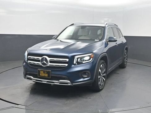 Used 2022 Mercedes-Benz GLB 250 image 2