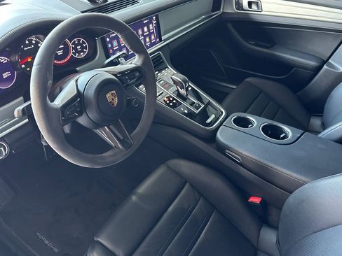 Used 2022 Porsche Panamera Turbo S image 4