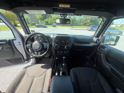 Used 2017 Jeep Wrangler Unlimited Sport w/ Quick Order Package 24S AWD/4WD image 19