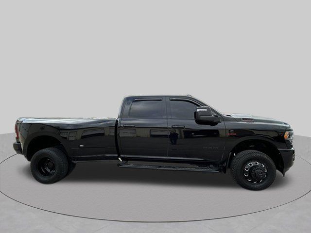 Used 2024 RAM 3500 Big Horn w/ Night Edition AWD/4WD image 2