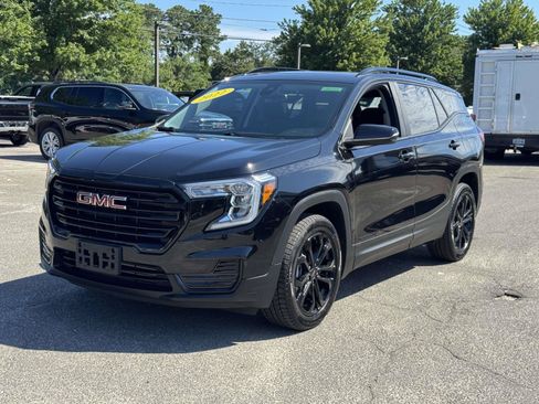 Used 2022 GMC Terrain SLE w/ Driver Convenience Package AWD/4WD image 1