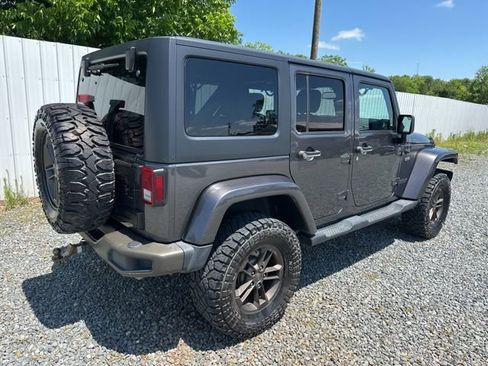 Used 2016 Jeep Wrangler Unlimited Sahara AWD/4WD image 5