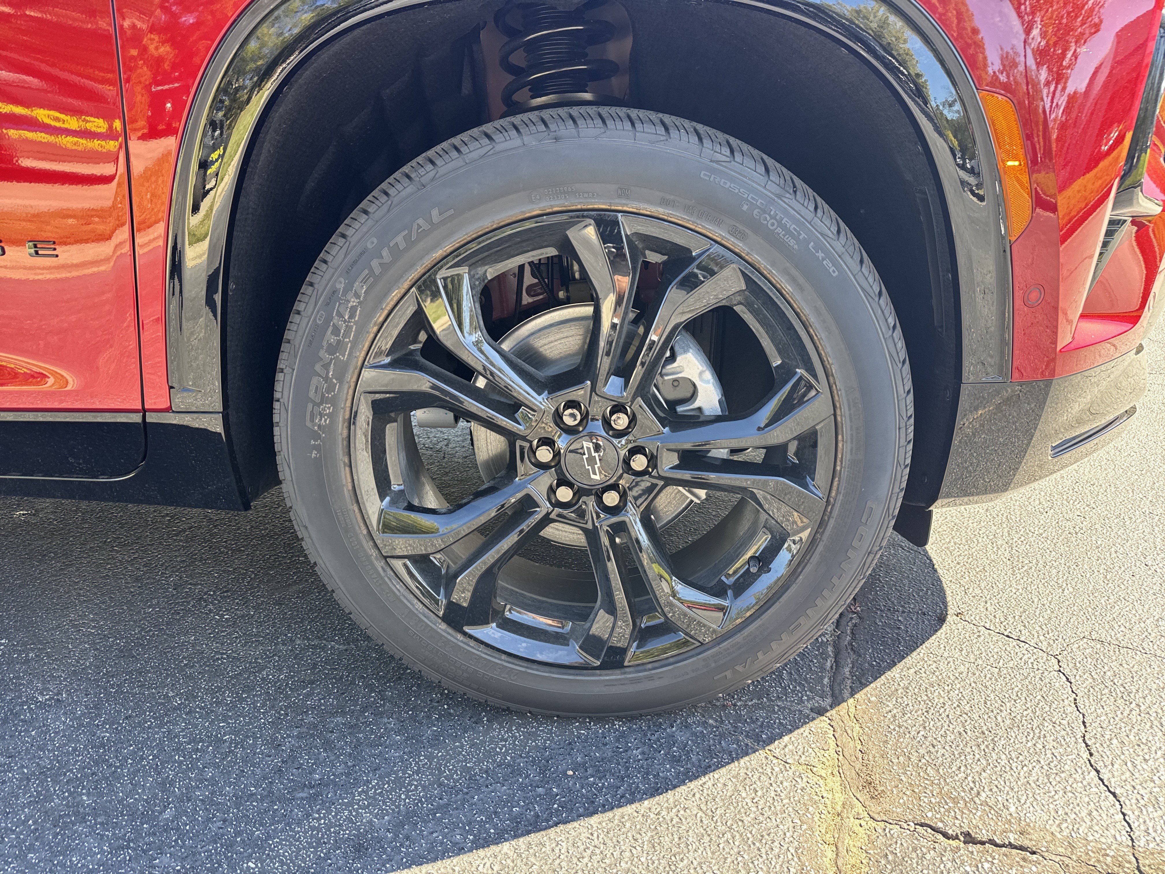 New 2027 Chevrolet Traverse RS w/ LPO, Floor Liner Package FWD image 12