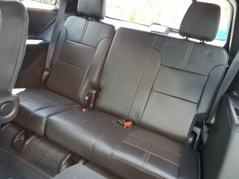 Used 2023 Chevrolet Traverse RS w/ LPO, Floor Liner Package AWD/4WD image 18