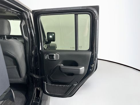 Used 2022 Jeep Wrangler Sport S image 28