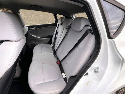 Used 2012 Hyundai Accent SE image 22