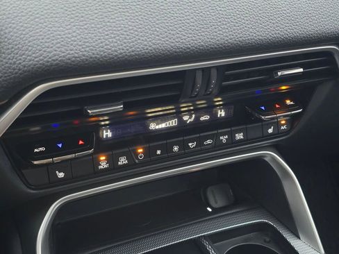 Used 2024 MAZDA CX-90 Plug-In Hybrid w/ Premium Pkg image 29