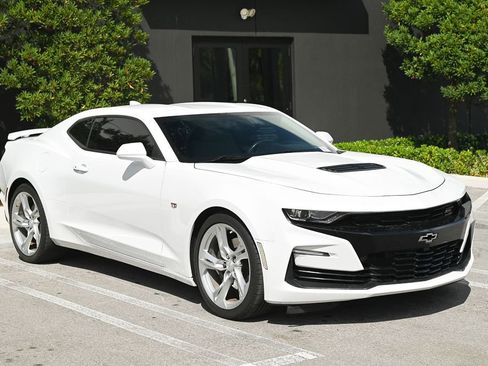 Used 2019 Chevrolet Camaro SS image 3