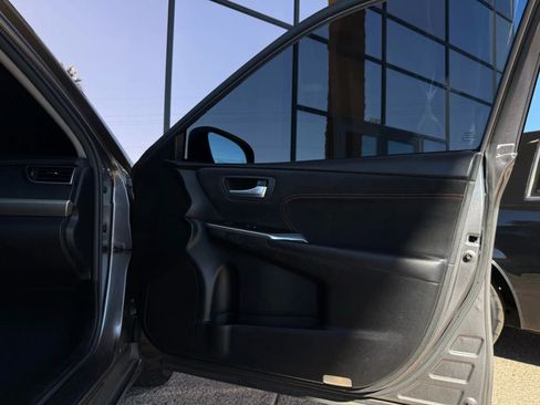 Used 2017 Toyota Camry XSE image 32