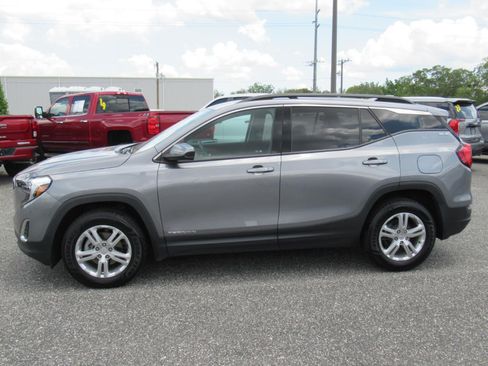 Used 2020 GMC Terrain SLE w/ Driver Convenience Package AWD/4WD image 4