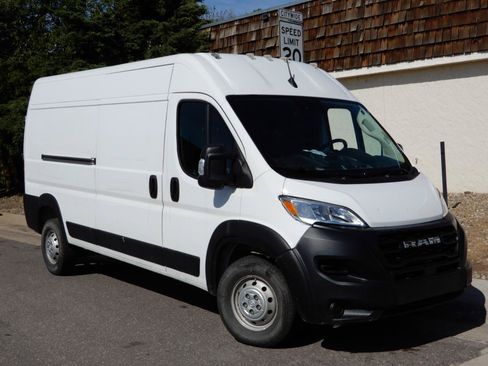 Used 2023 RAM ProMaster 2500 FWD image 2