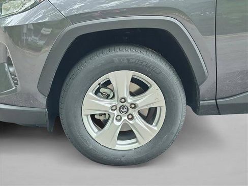 Used 2020 Toyota RAV4 XLE w/ Convenience Package FWD image 28